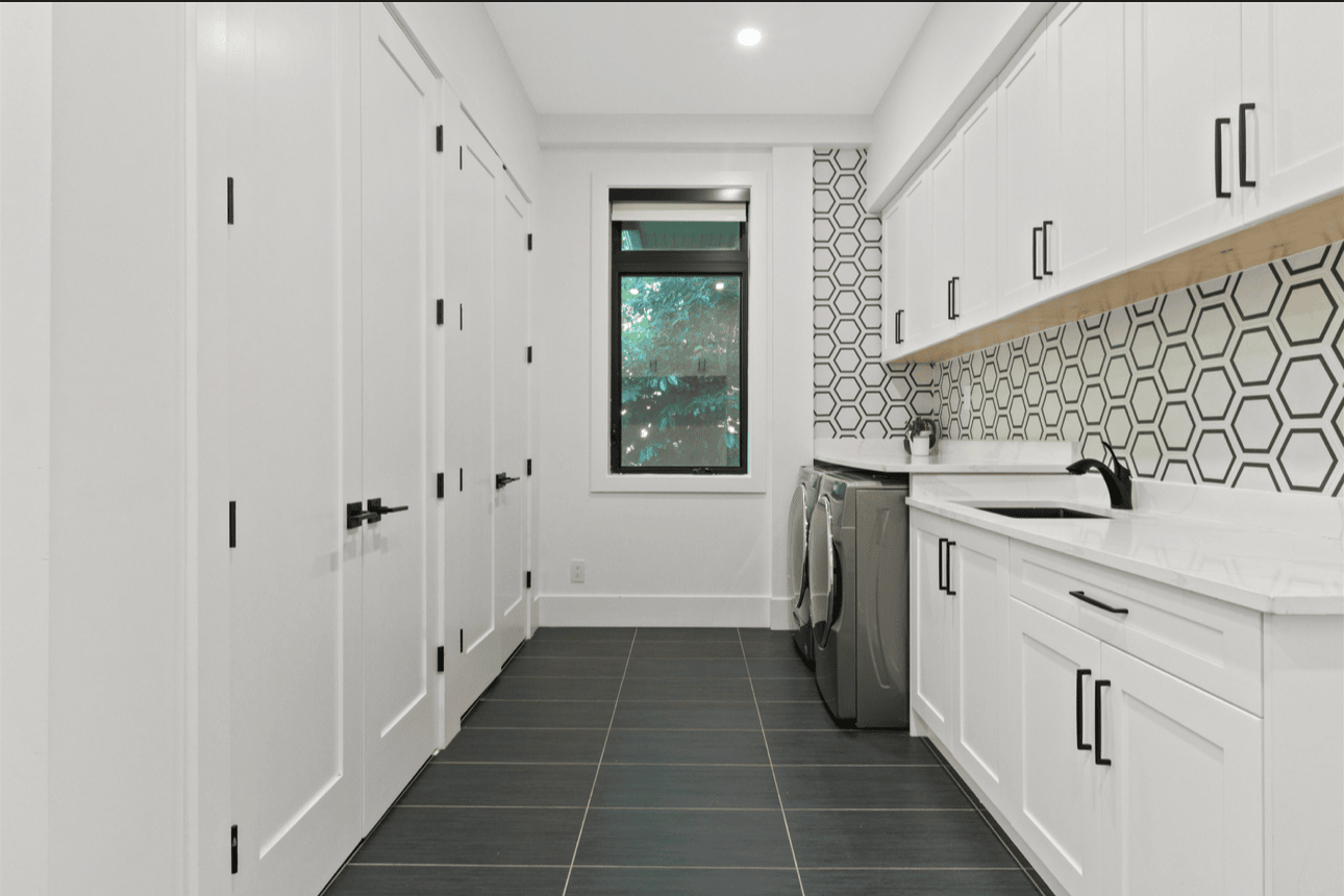 Renovation – Modern Container House